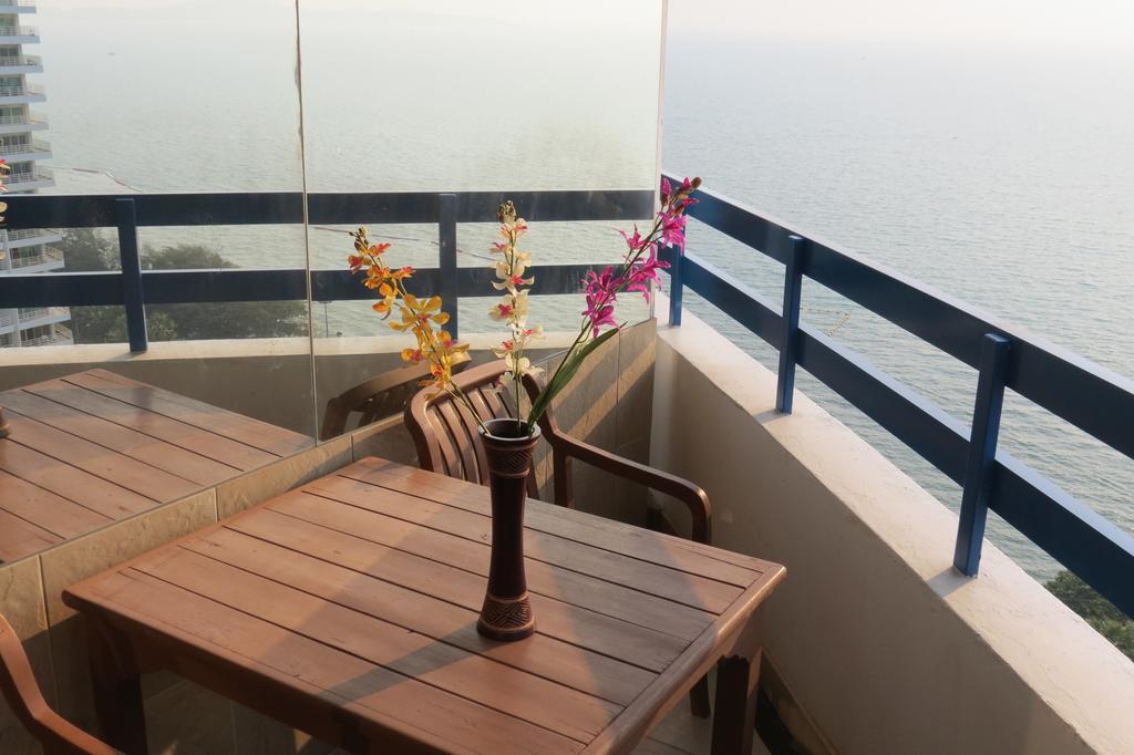 Jomtien Plaza Suite Apartments Bilik gambar