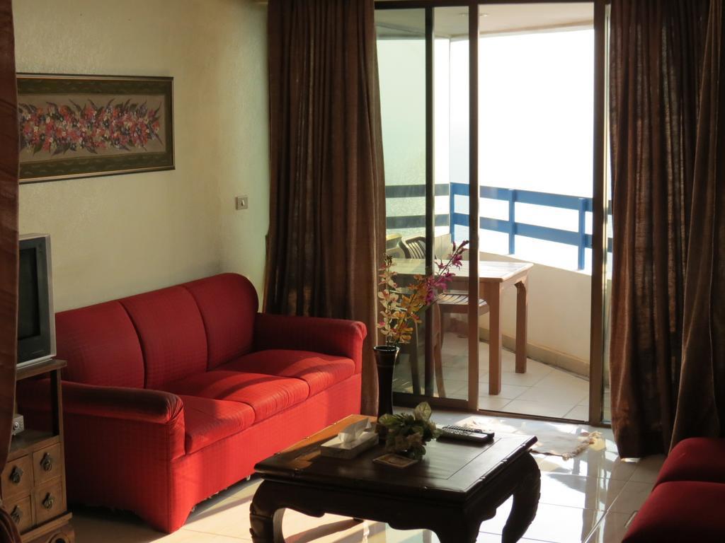 Jomtien Plaza Suite Apartments Bilik gambar