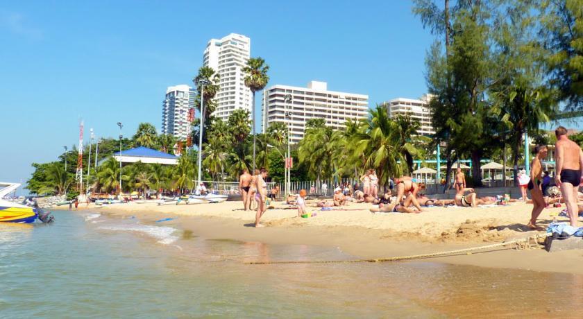 Jomtien Plaza Suite Apartments Luaran gambar